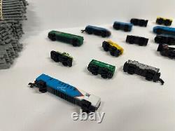 Micro Machines Train Set Lot X44 Pcs De Voie X16 Voitures De Train Mélangées Comme Photo
