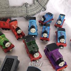 Rare Lot De 30+ Thomas The Train & Friends Wood Plastic Metal Magnetic Set Track