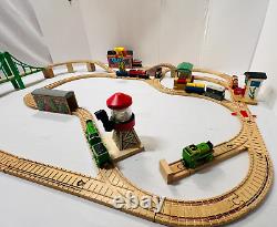 Set de train en bois Thomas & Friends Railway avec rails, pont, grue, cabane LIRE