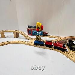 Set de train en bois Thomas & Friends Railway avec rails, pont, grue, cabane LIRE