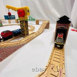 Set de train en bois Thomas & Friends Railway avec rails, pont, grue, cabane LIRE