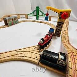 Set de train en bois Thomas & Friends Railway avec rails, pont, grue, cabane LIRE