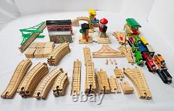 Set de train en bois Thomas & Friends Railway avec rails, pont, grue, cabane LIRE