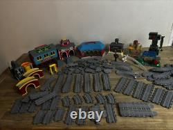 THOMAS LE TANK ENGINE Ensemble de rails en plastique gris, bâtiments, lot en vrac