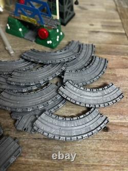 THOMAS LE TANK ENGINE Ensemble de rails en plastique gris, bâtiments, lot en vrac