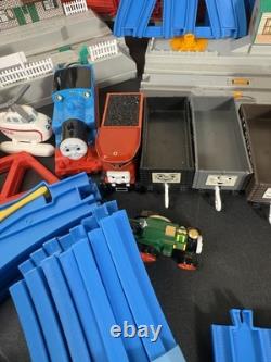 TOMY Thomas et ses amis Ensemble ultime Route et Rail Cranky Harold Percy Lot