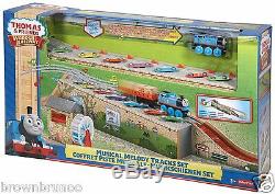 Thomas & Friends Railway Musical Melody Bois Avec Des Pistes Parcourant 1 Train 1 Cargo Nouveau