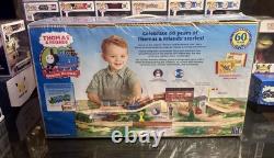 Thomas et ses amis 60e ANNIVERSAIRE ENSEMBLE SCELLÉ Exclusif Chemin de fer Train en or Piste