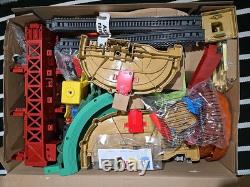 Thomas et ses amis - Ensemble de jeux de train et de grues Super Tower de Fisher-Price