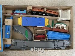 Tomy Thomas The Tank Engine Train Tracks Batterie Rail Deluxe Set New In Open Box