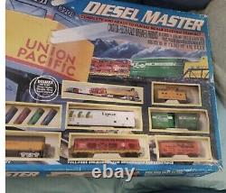 Vintage Diesel Master Train Set Nouveau Dans La Boîte 169 Pièces Ho Stored 40 Years